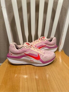 Women’s Nike Winflo (size 9)